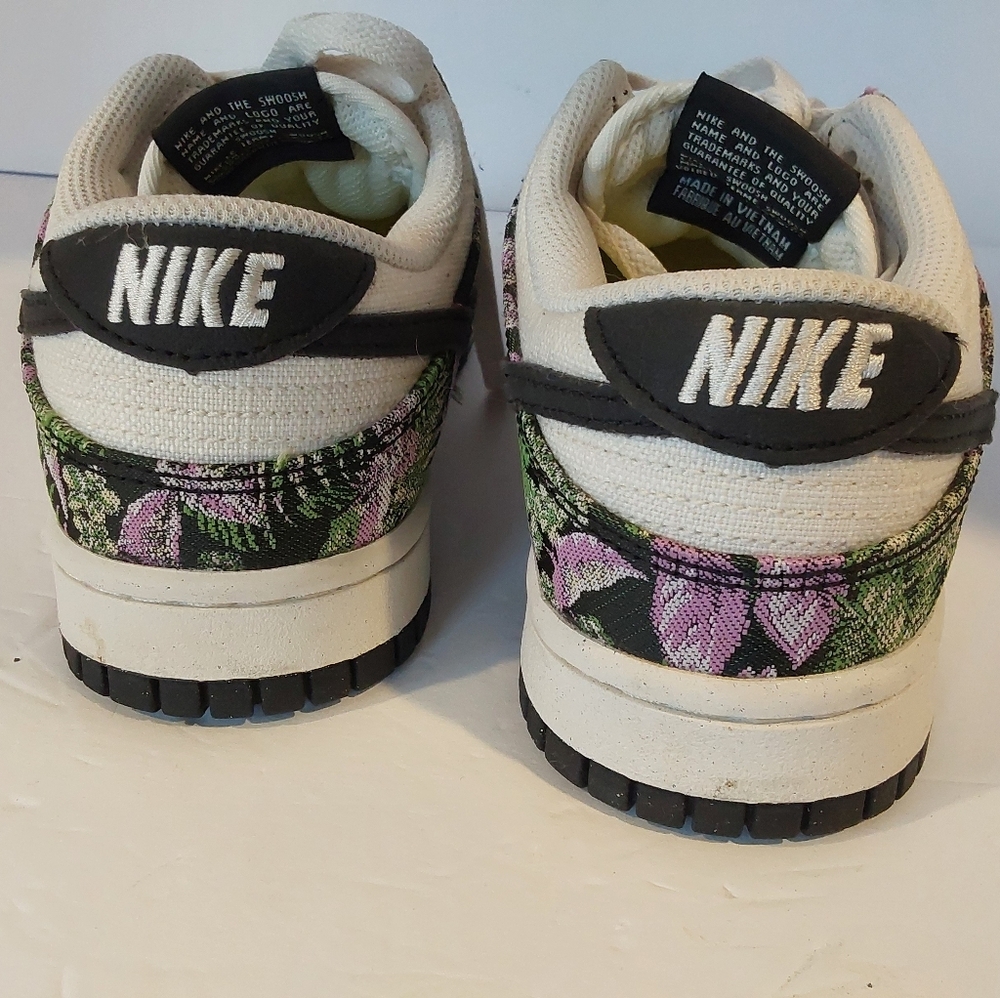 Nike Women’s Low Dunk 8 Floral Tapestry - Picture 2 of 10